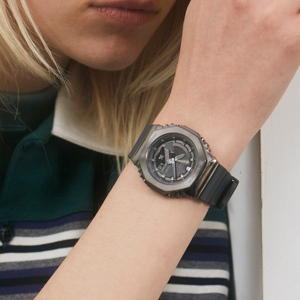 CASIO G-SHOCK Mod. OAK Small Black - Metal Covered